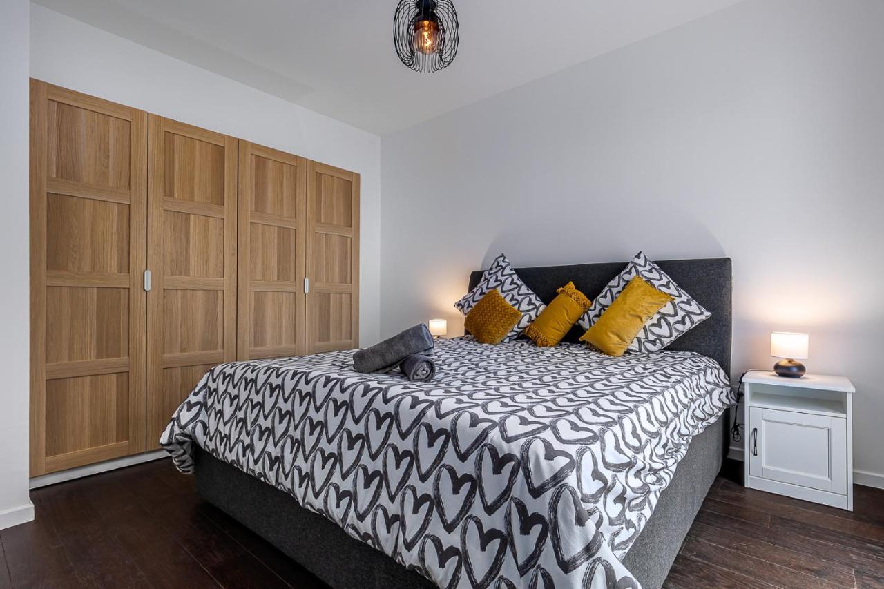 King Size Bed - Free Private Parking - Garden & Terrace - 14Min From Disneyland Ferrières-en-Brie Eksteriør bilde