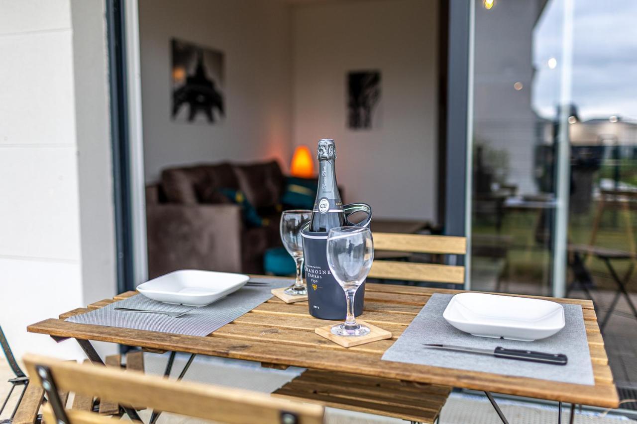 King Size Bed - Free Private Parking - Garden & Terrace - 14Min From Disneyland Ferrières-en-Brie Eksteriør bilde