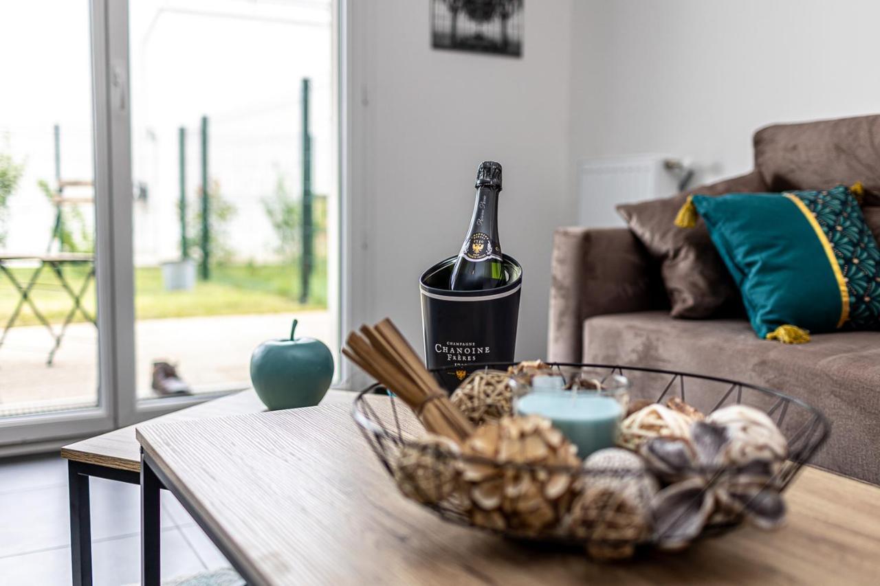 King Size Bed - Free Private Parking - Garden & Terrace - 14Min From Disneyland Ferrières-en-Brie Eksteriør bilde